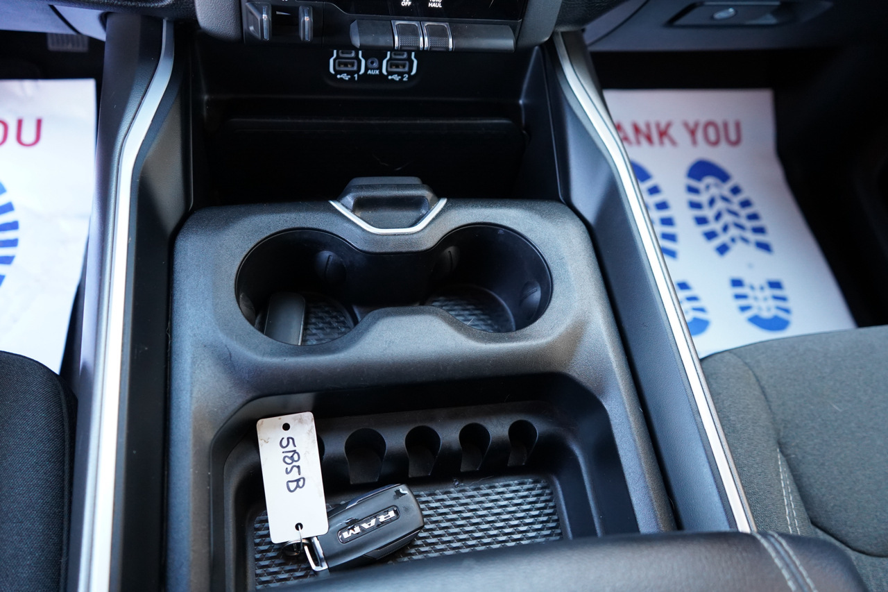 RAM 1500 Big Horn 4x4 Crew Cab 6'4" Box 2022