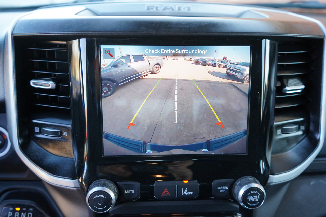 RAM 1500 Big Horn 4x4 Crew Cab 6'4" Box 2022