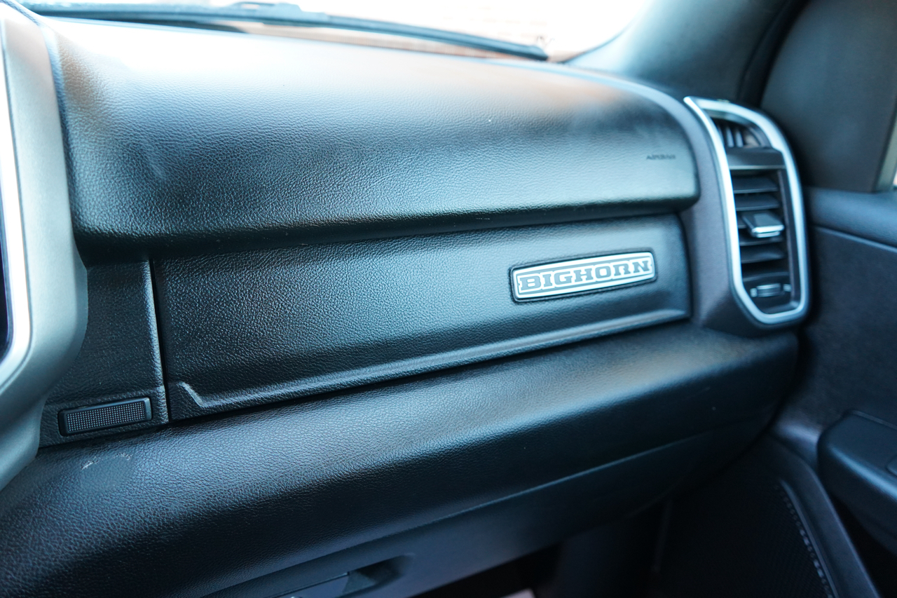 RAM 1500 Big Horn 4x4 Crew Cab 6'4" Box 2022