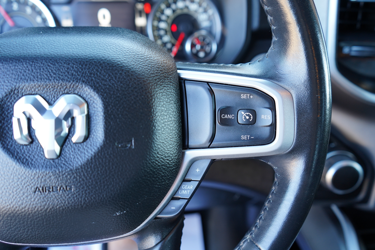 RAM 1500 Big Horn 4x4 Crew Cab 6'4" Box 2022