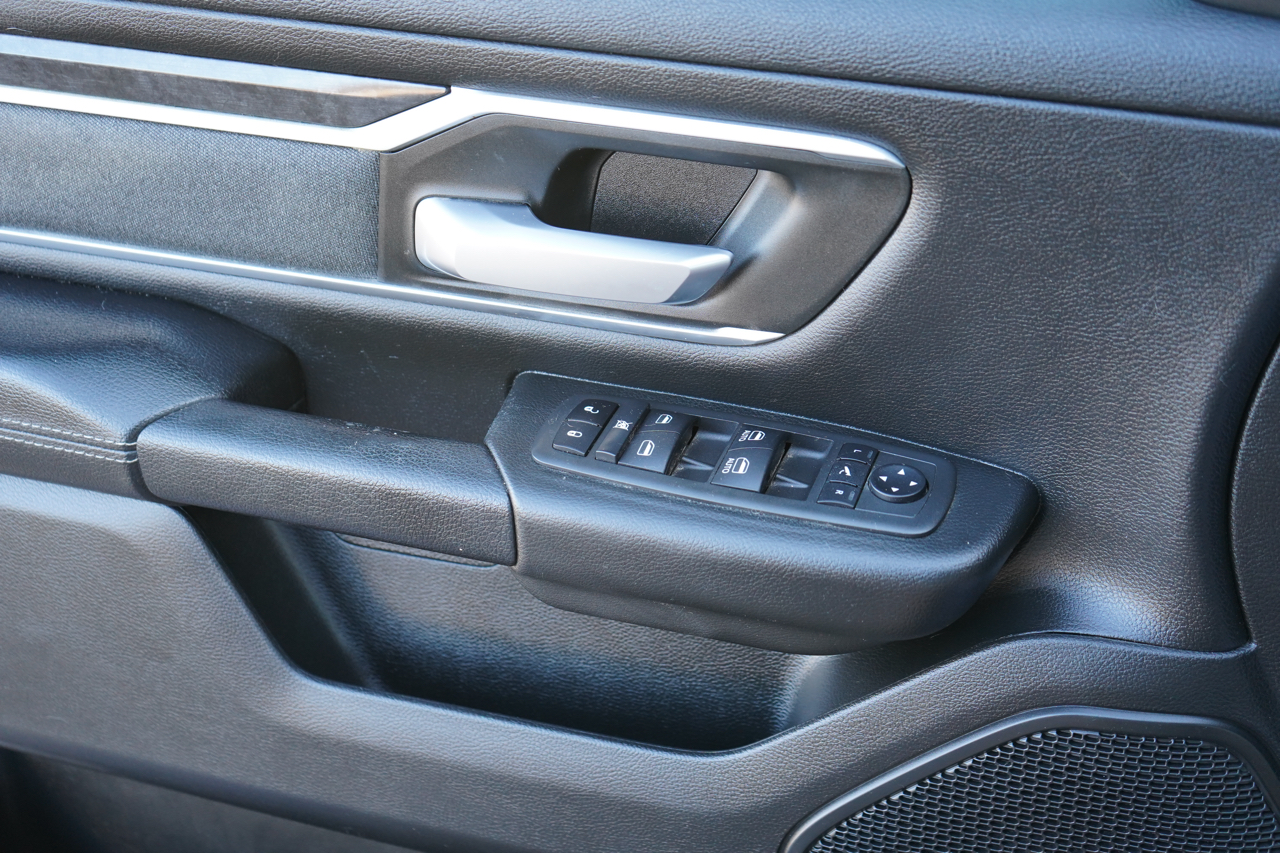 RAM 1500 Big Horn 4x4 Crew Cab 6'4" Box 2022