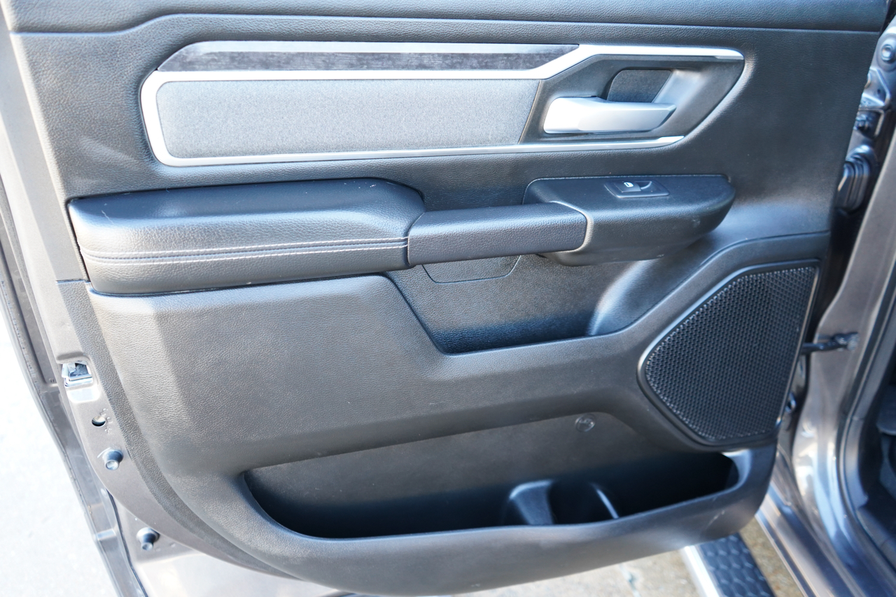 RAM 1500 Big Horn 4x4 Crew Cab 6'4" Box 2022