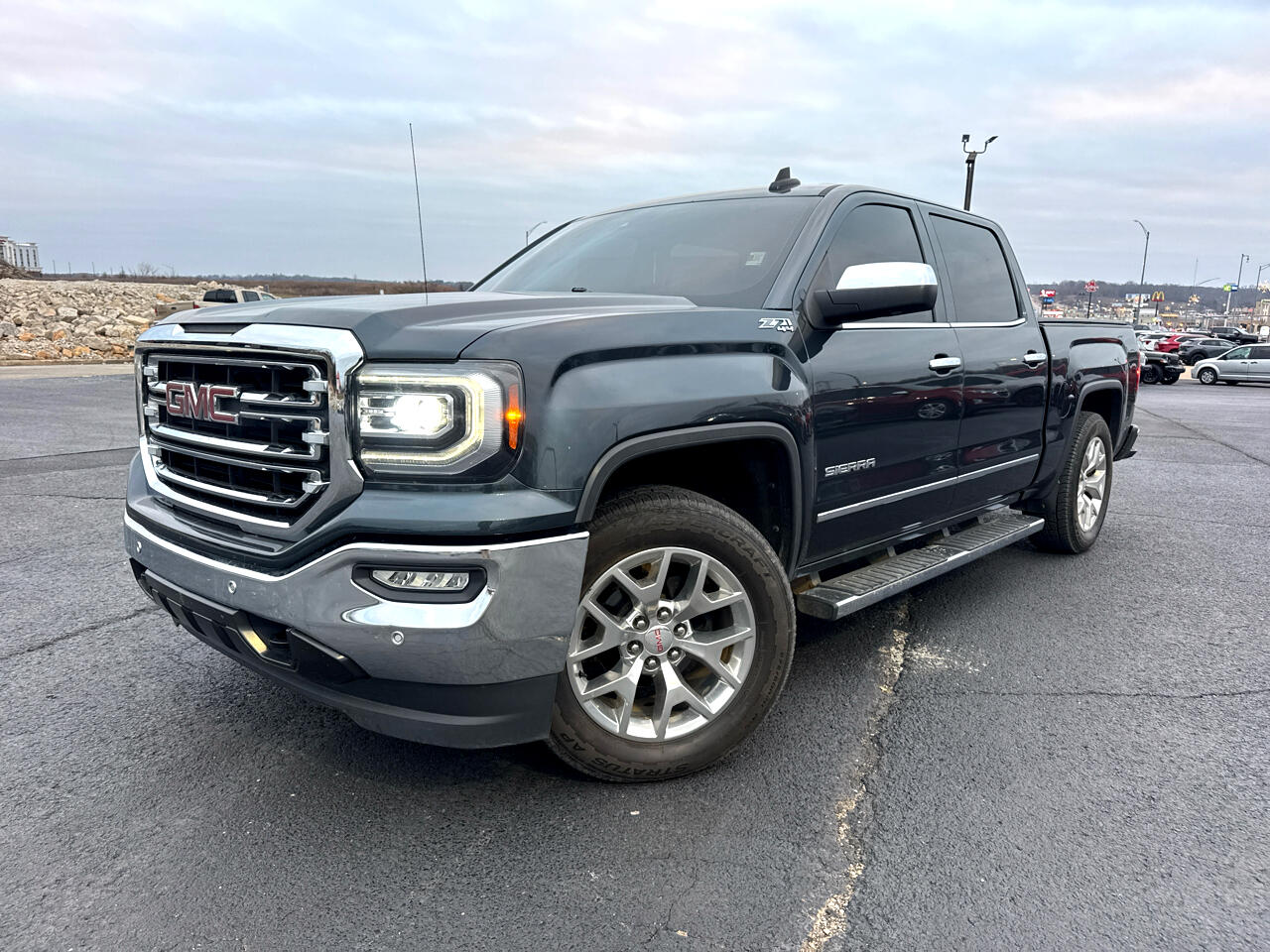 2018 GMC Sierra 1500 SLT's photo