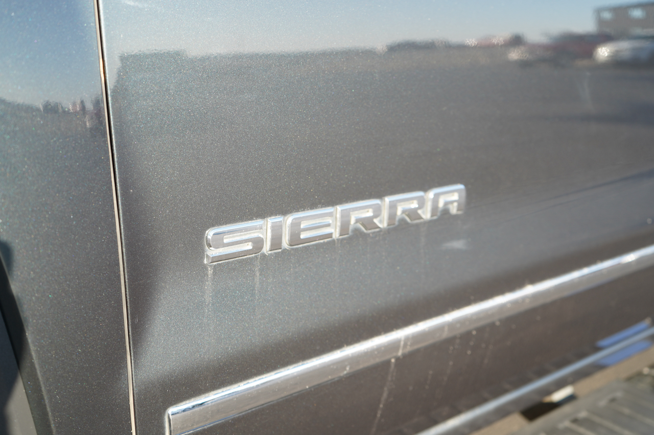 GMC Sierra 1500 4WD Crew Cab 143.5" SLT 2018