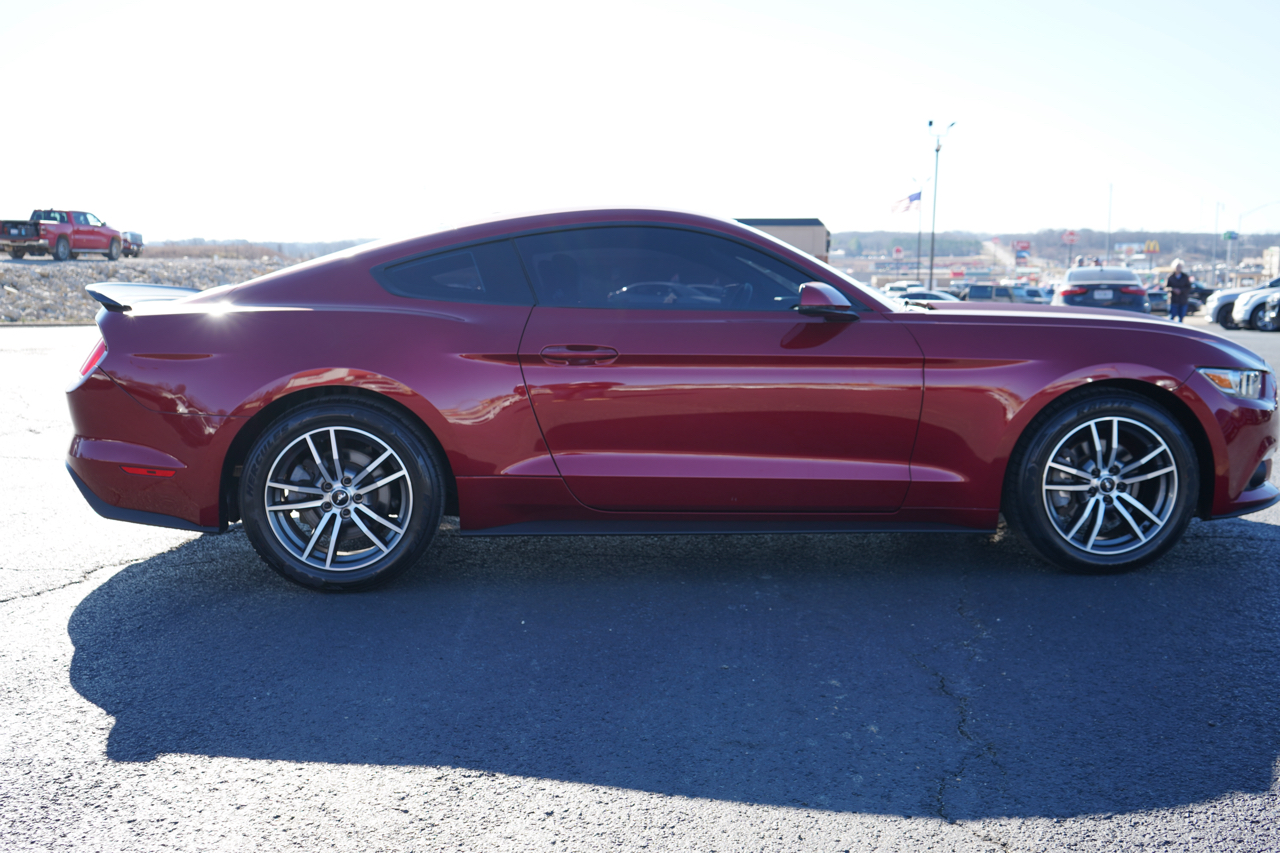 Ford Mustang 2dr Fastback EcoBoost Premium 2017