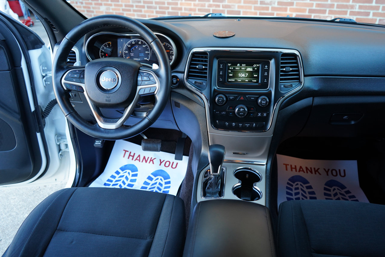 Jeep Grand Cherokee 4WD 4dr Laredo 2016