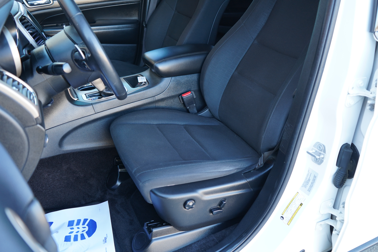 Jeep Grand Cherokee 4WD 4dr Laredo 2016