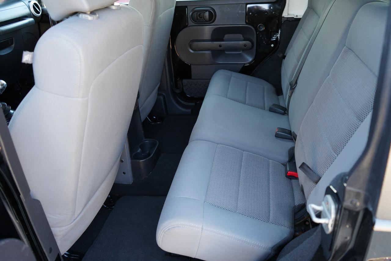 Jeep Wrangler 4WD 4dr Unlimited Sahara 2008