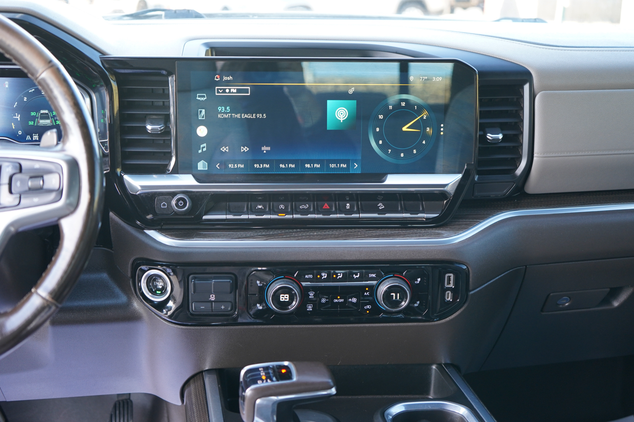 Chevrolet Silverado 1500 4WD Crew Cab 147" RST 2022