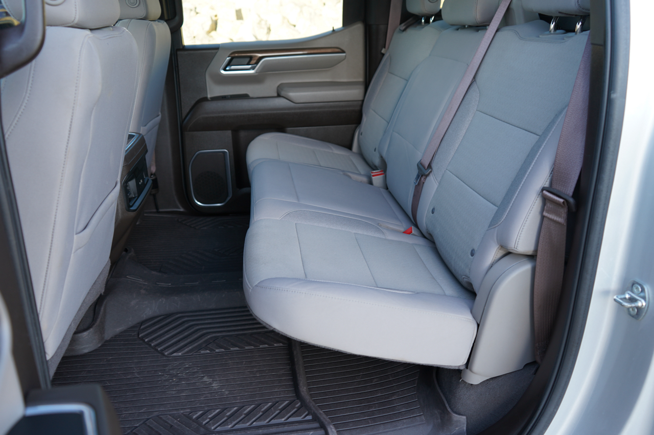 Chevrolet Silverado 1500 4WD Crew Cab 147" RST 2022