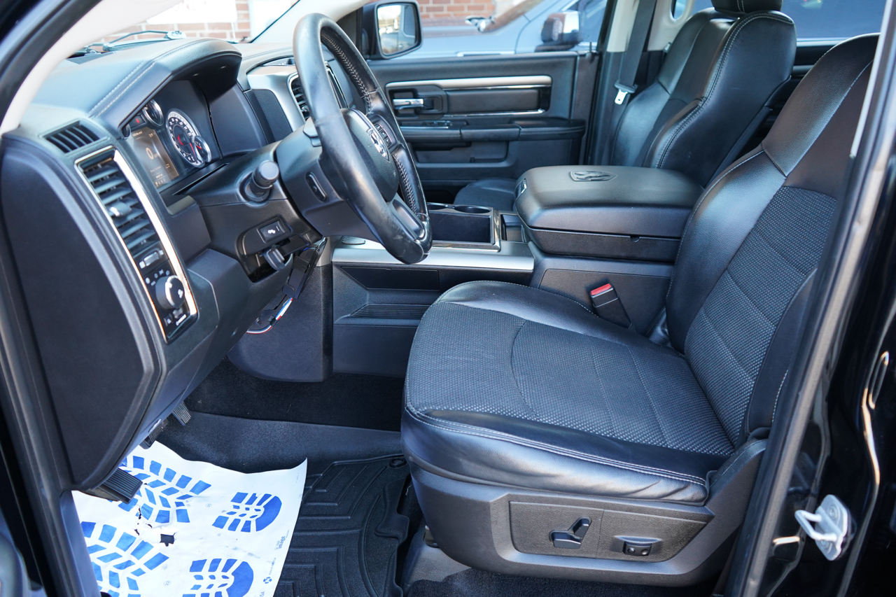 RAM 1500 4WD Crew Cab 140.5" Sport 2014