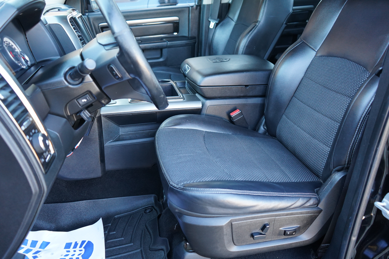 RAM 1500 4WD Crew Cab 140.5" Sport 2014