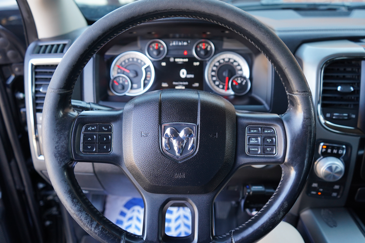 RAM 1500 4WD Crew Cab 140.5" Sport 2014