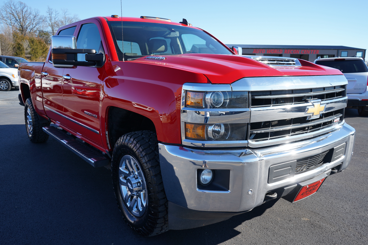 Chevrolet Silverado 2500HD 4WD Crew Cab 153.7" LTZ 2018