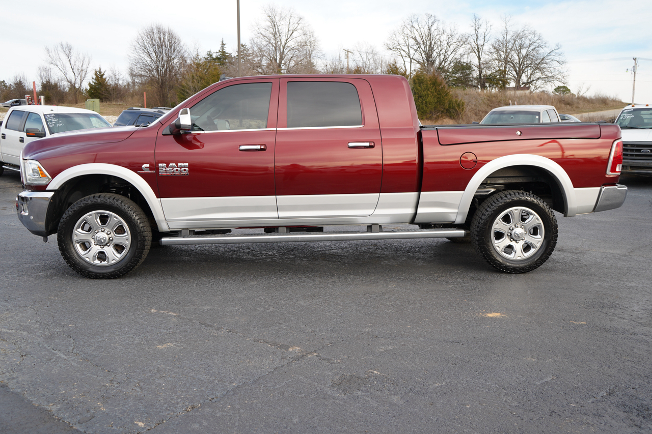 RAM 2500 Laramie Mega Cab 4WD 2016