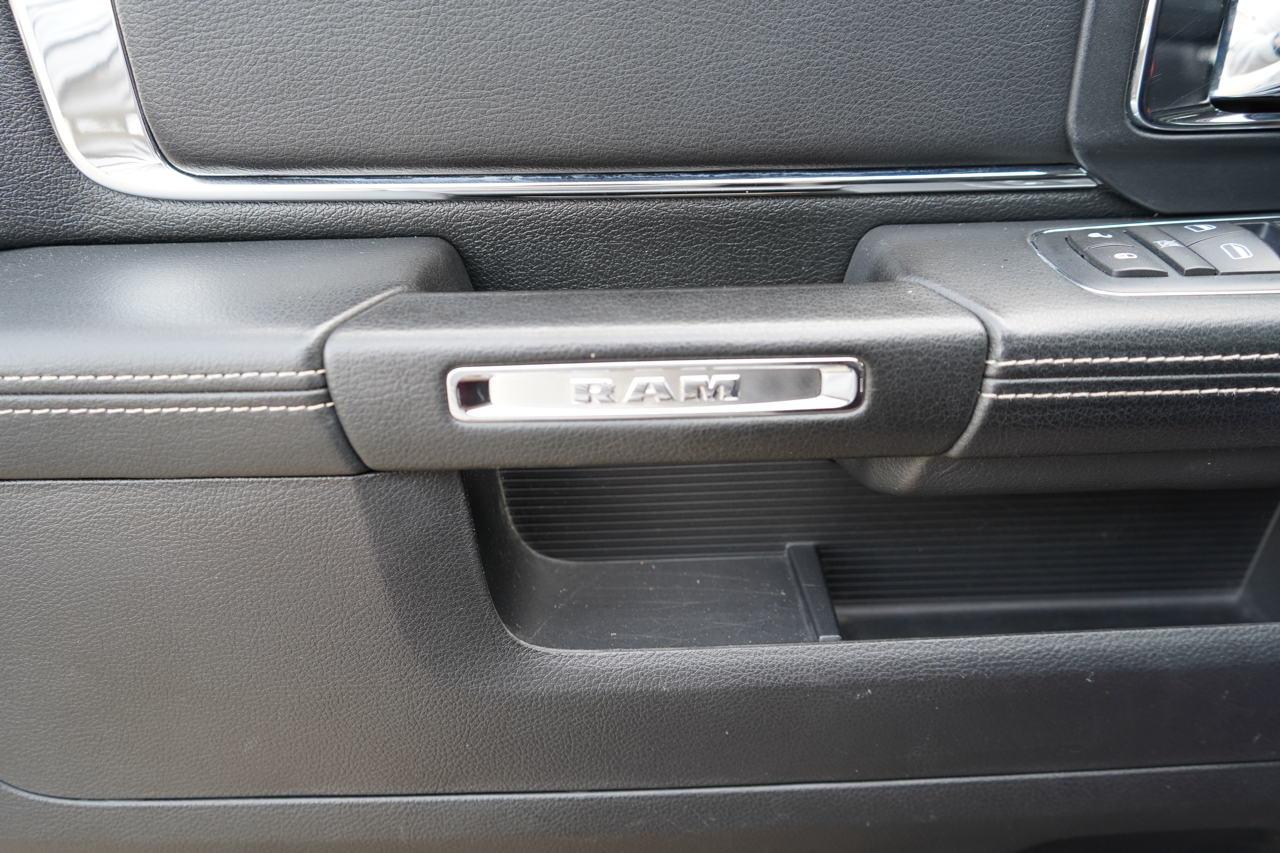 RAM 2500 Laramie Mega Cab 4WD 2016