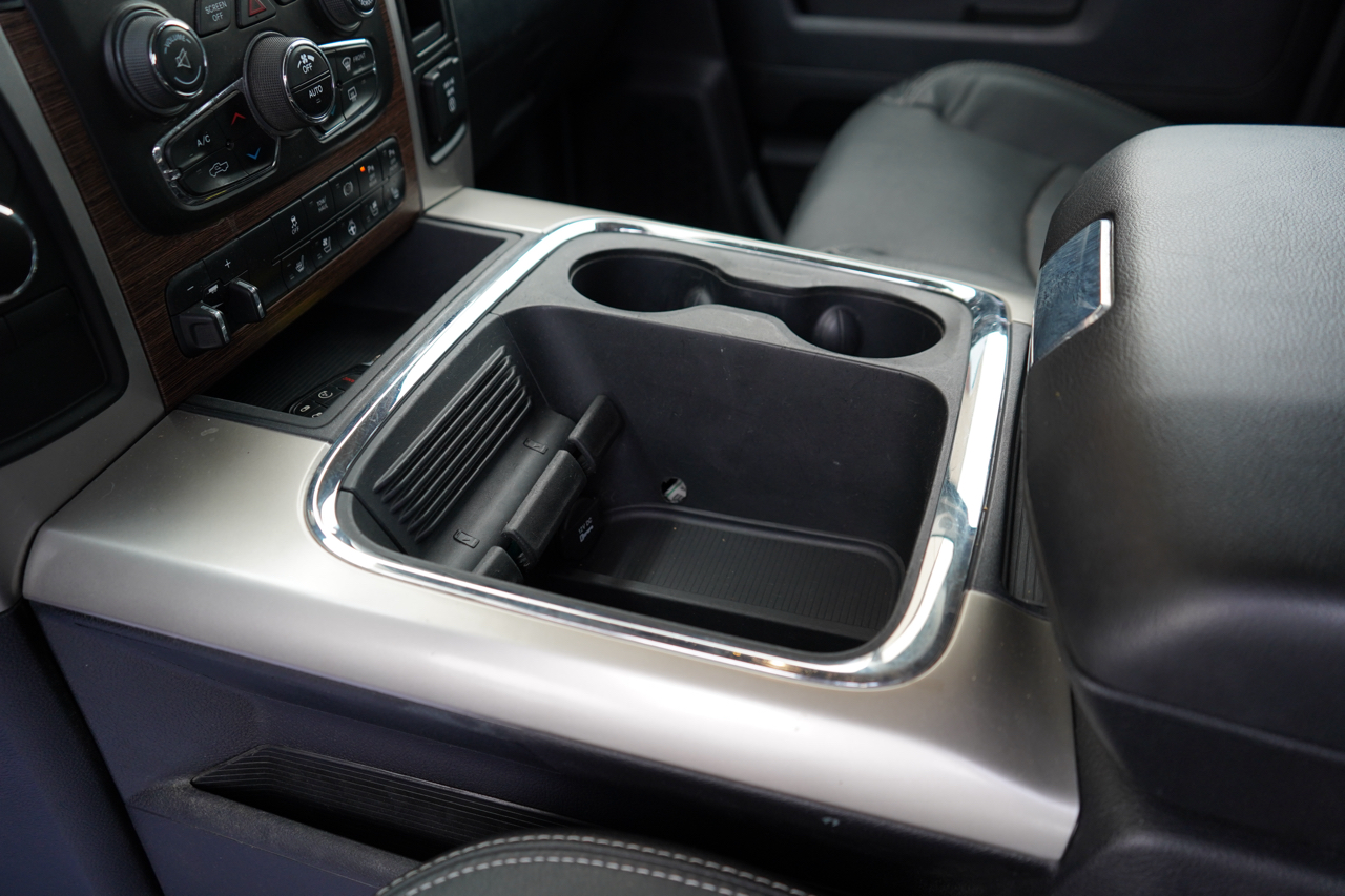 RAM 2500 Laramie Mega Cab 4WD 2016