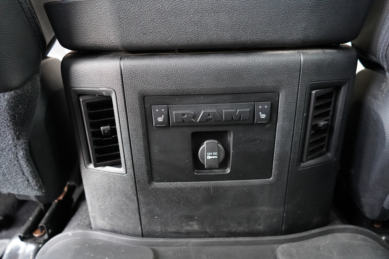 RAM 2500 Laramie Mega Cab 4WD 2016