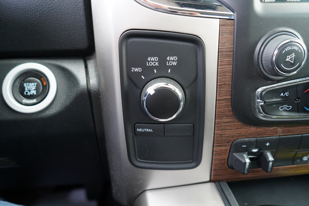 RAM 2500 Laramie Mega Cab 4WD 2016