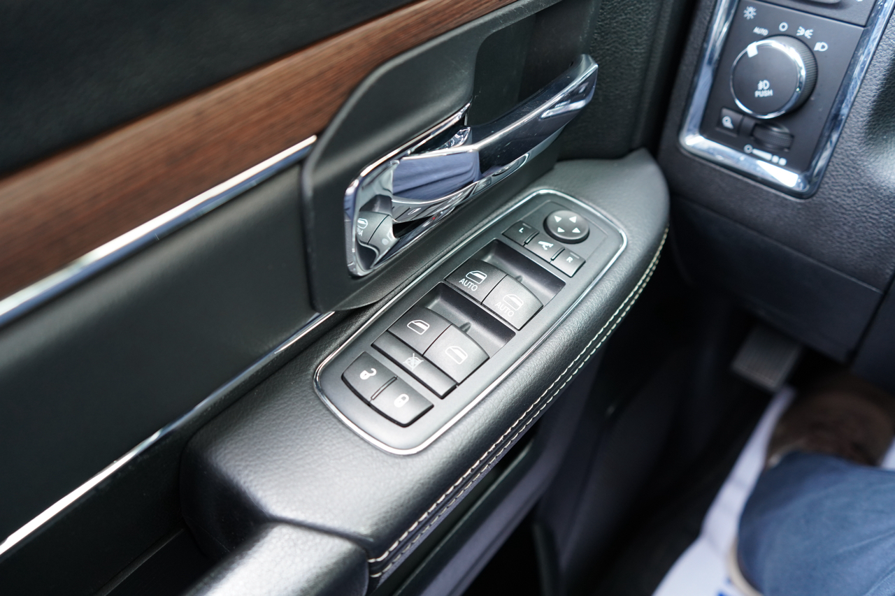 RAM 2500 Laramie Mega Cab 4WD 2016