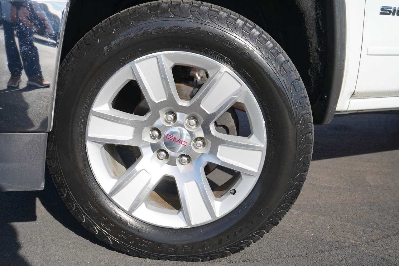 GMC Sierra 1500 4WD Crew Cab 143.5" SLE 2017