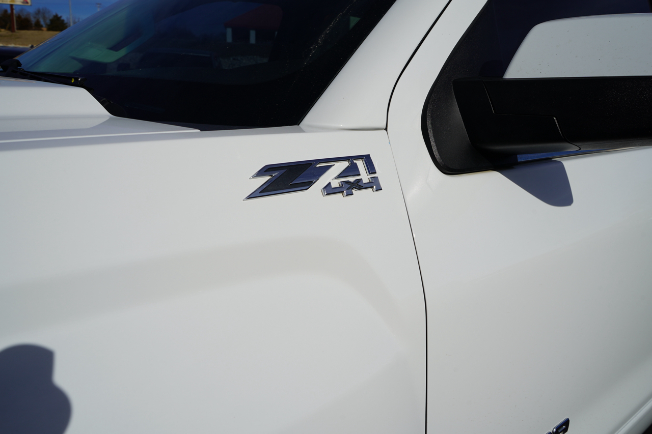 GMC Sierra 1500 4WD Crew Cab 143.5" SLE 2017