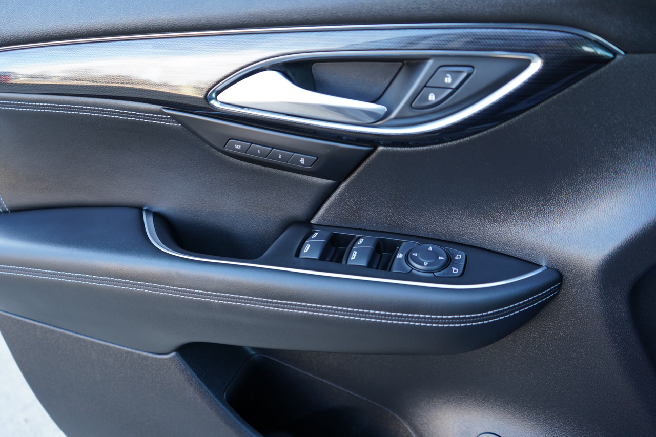 Buick Envision FWD 4dr Essence 2023