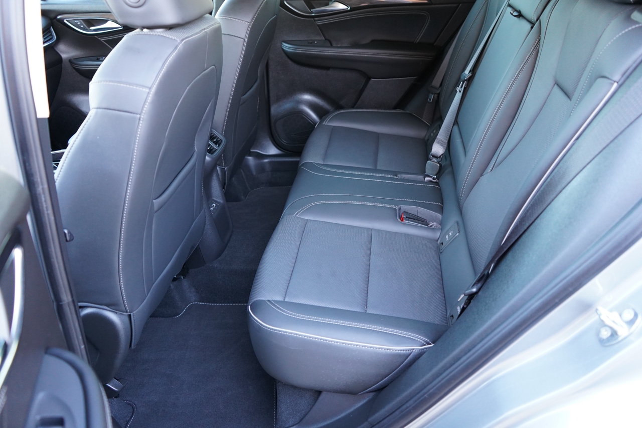 Buick Envision FWD 4dr Essence 2023