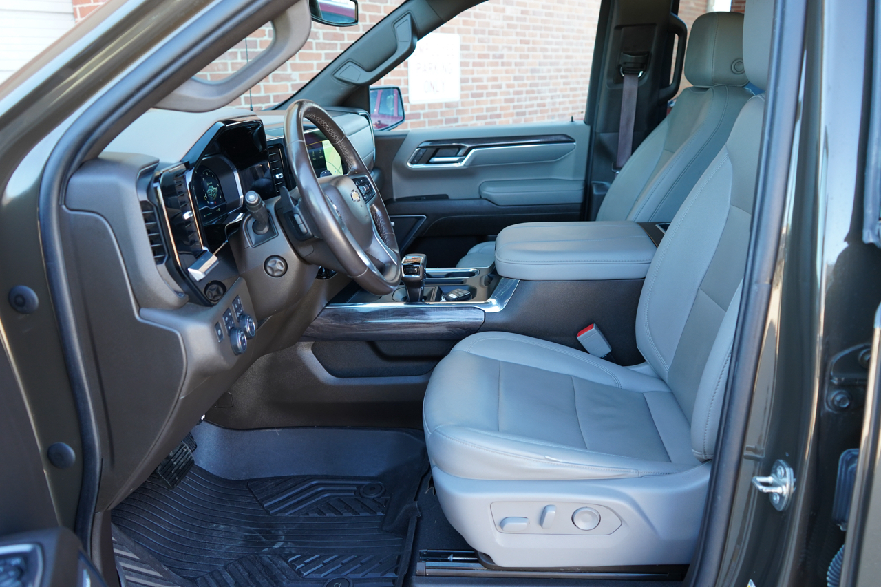 Chevrolet Silverado 1500 4WD Crew Cab 147" LTZ 2023