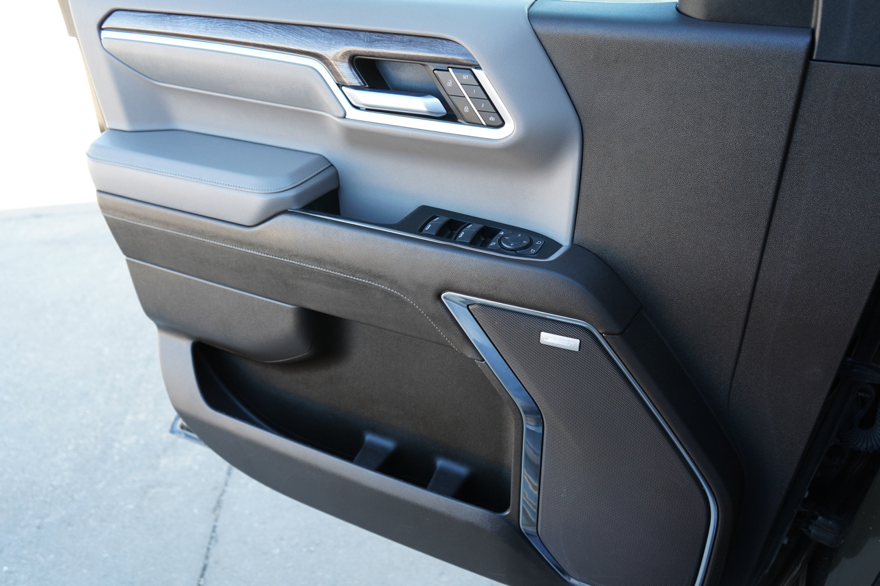 Chevrolet Silverado 1500 4WD Crew Cab 147" LTZ 2023