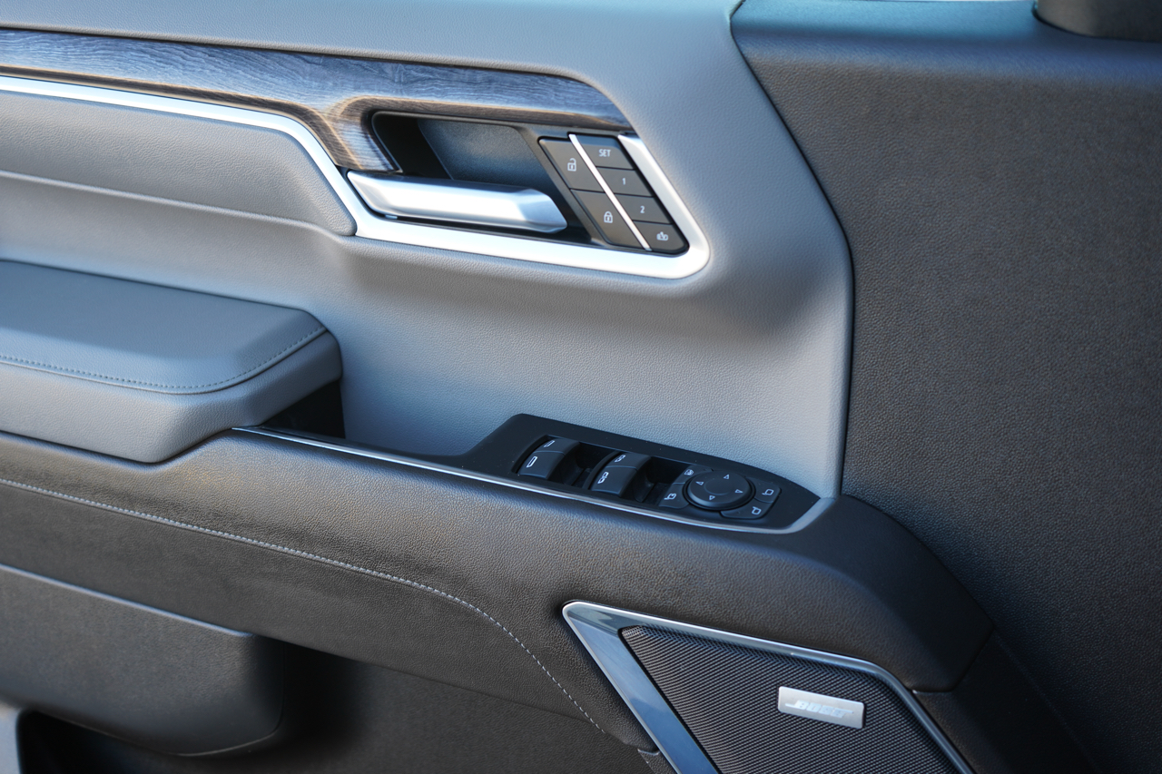 Chevrolet Silverado 1500 4WD Crew Cab 147" LTZ 2023