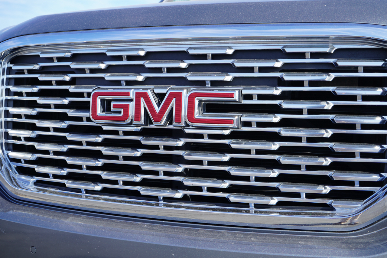 GMC Yukon XL 4WD 4dr Denali 2019