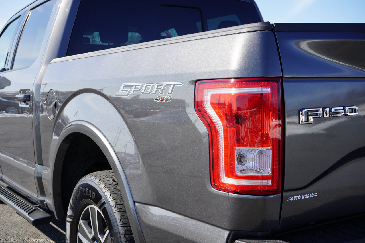 Ford F-150 4WD SuperCrew 145" Lariat 2015