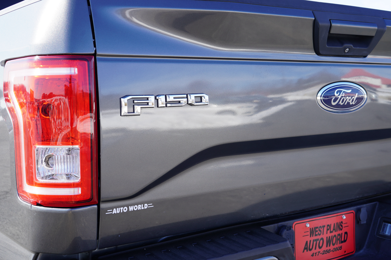 Ford F-150 4WD SuperCrew 145" Lariat 2015