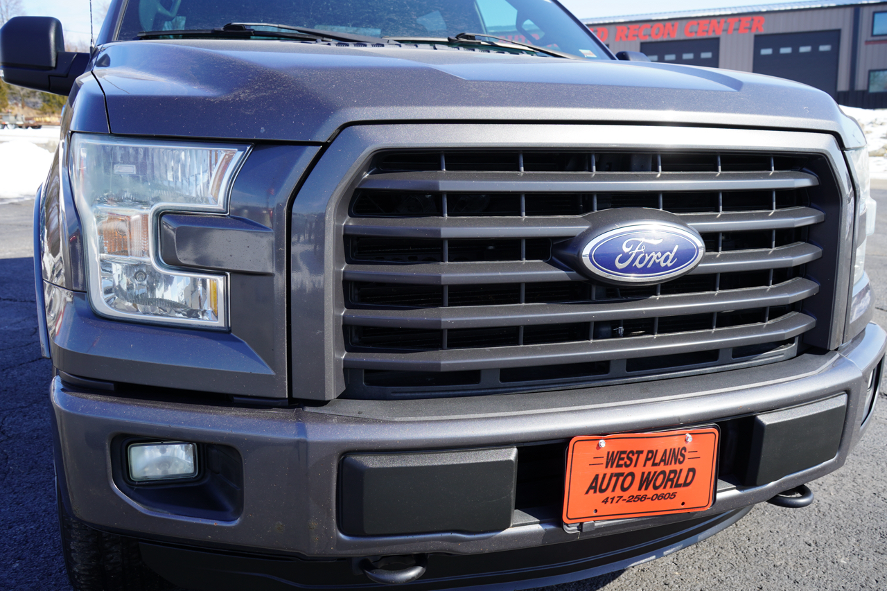 Ford F-150 4WD SuperCrew 145" Lariat 2015