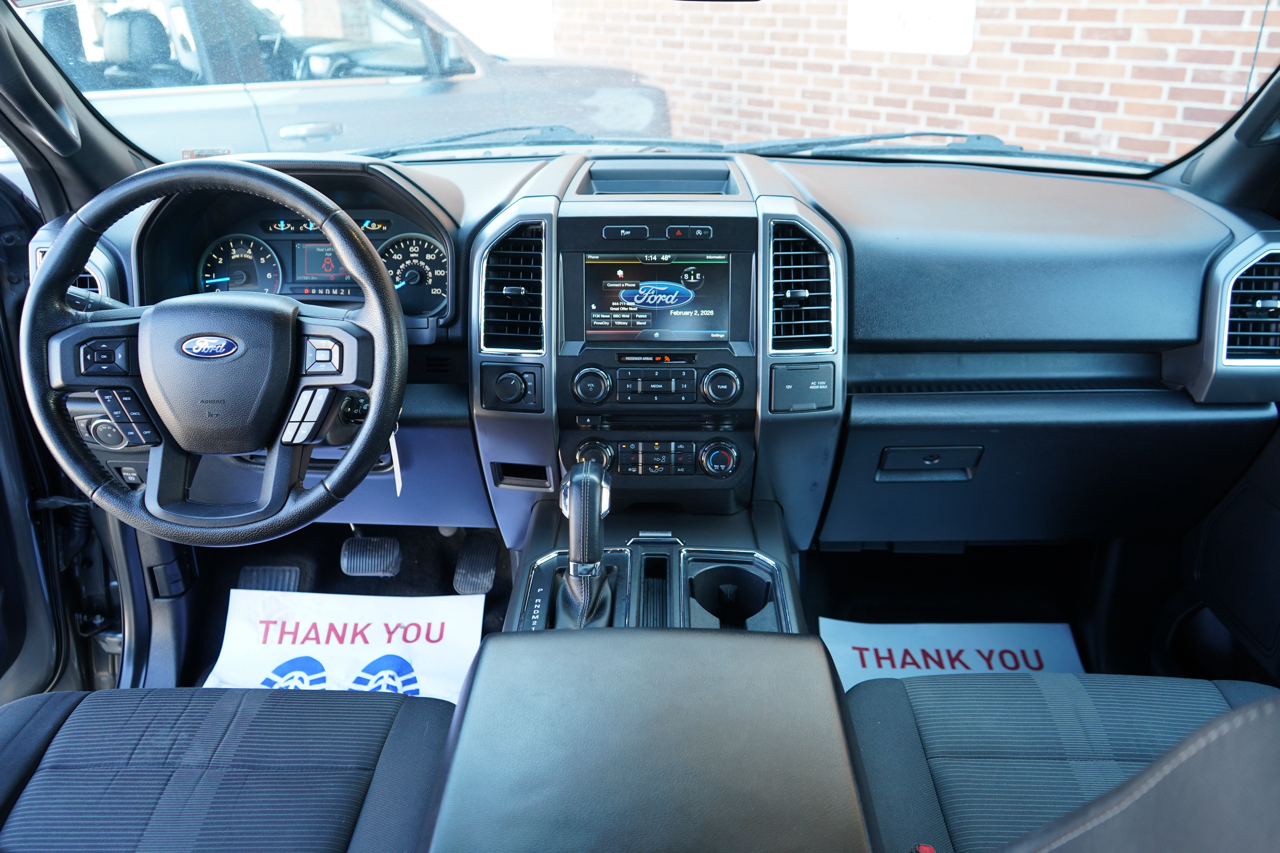 Ford F-150 4WD SuperCrew 145" Lariat 2015