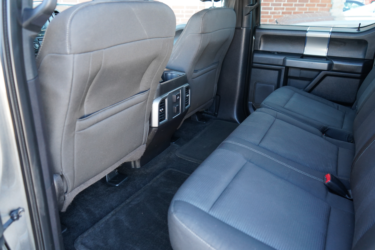 Ford F-150 4WD SuperCrew 145" Lariat 2015