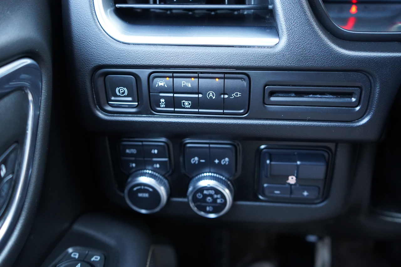 GMC Yukon XL 4WD 4dr SLT 2022