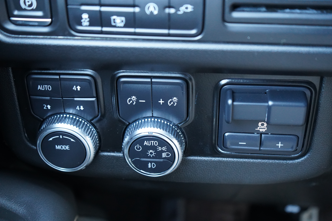 GMC Yukon XL 4WD 4dr SLT 2022