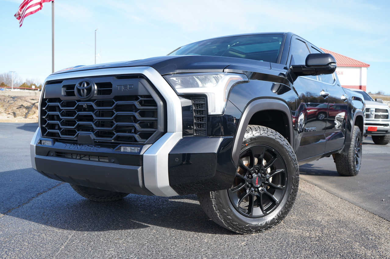 Toyota Tundra 4WD Limited CrewMax 5.5' Bed (Natl) 2022