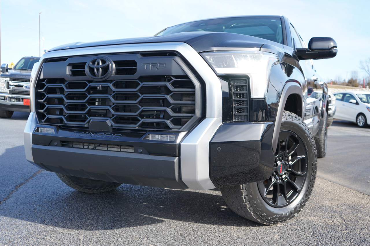 Toyota Tundra 4WD Limited CrewMax 5.5' Bed (Natl) 2022