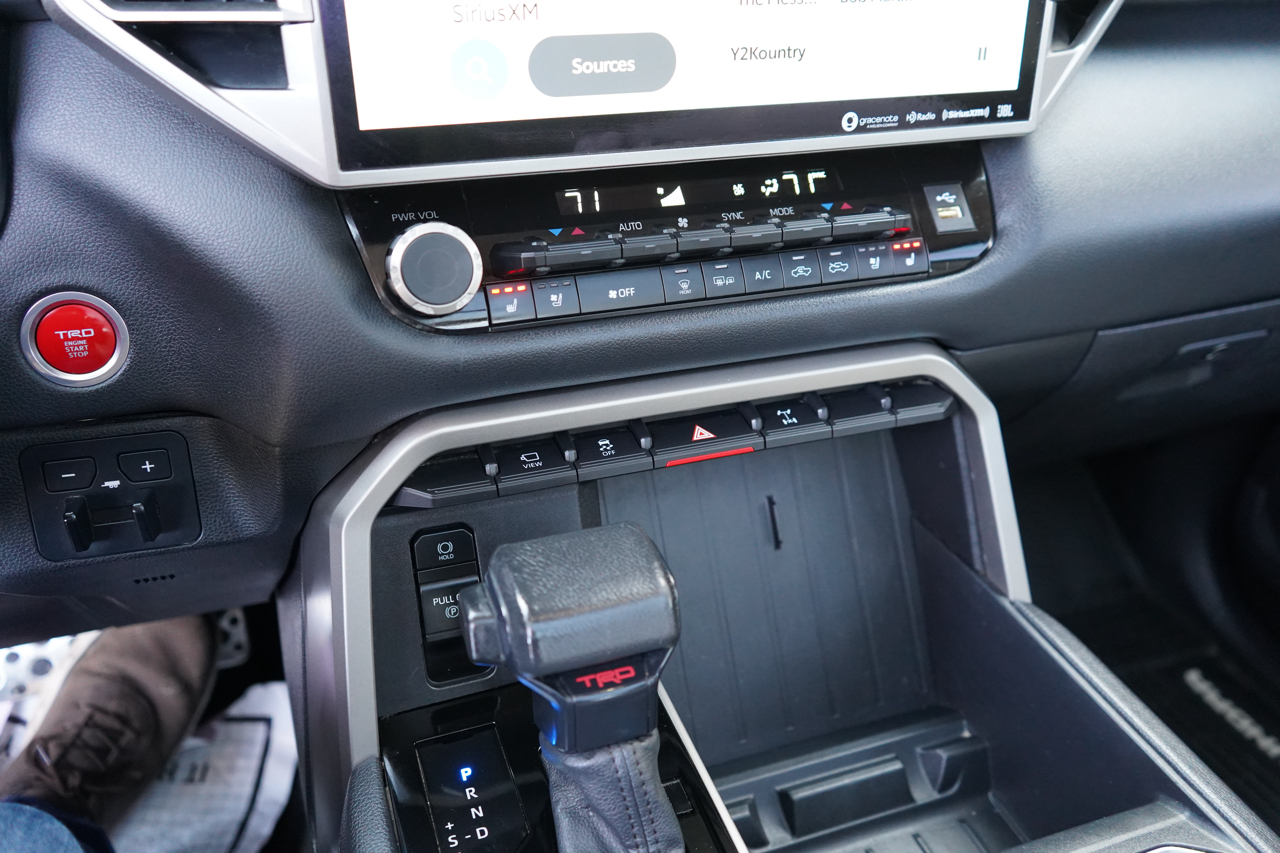 Toyota Tundra 4WD Limited CrewMax 5.5' Bed (Natl) 2022