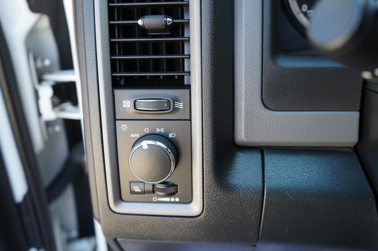 RAM 2500 Tradesman 4x4 Crew Cab 6'4" Box 2018