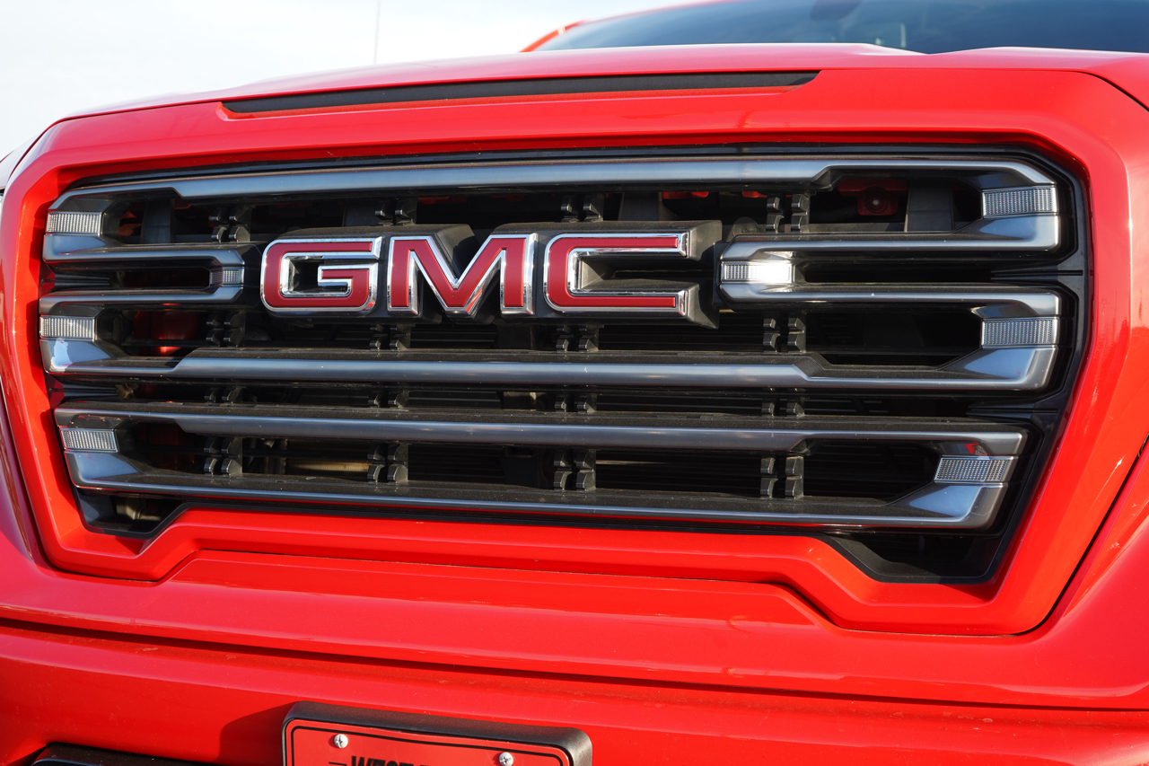 GMC Sierra 1500 4WD Crew Cab 147" AT4 2021