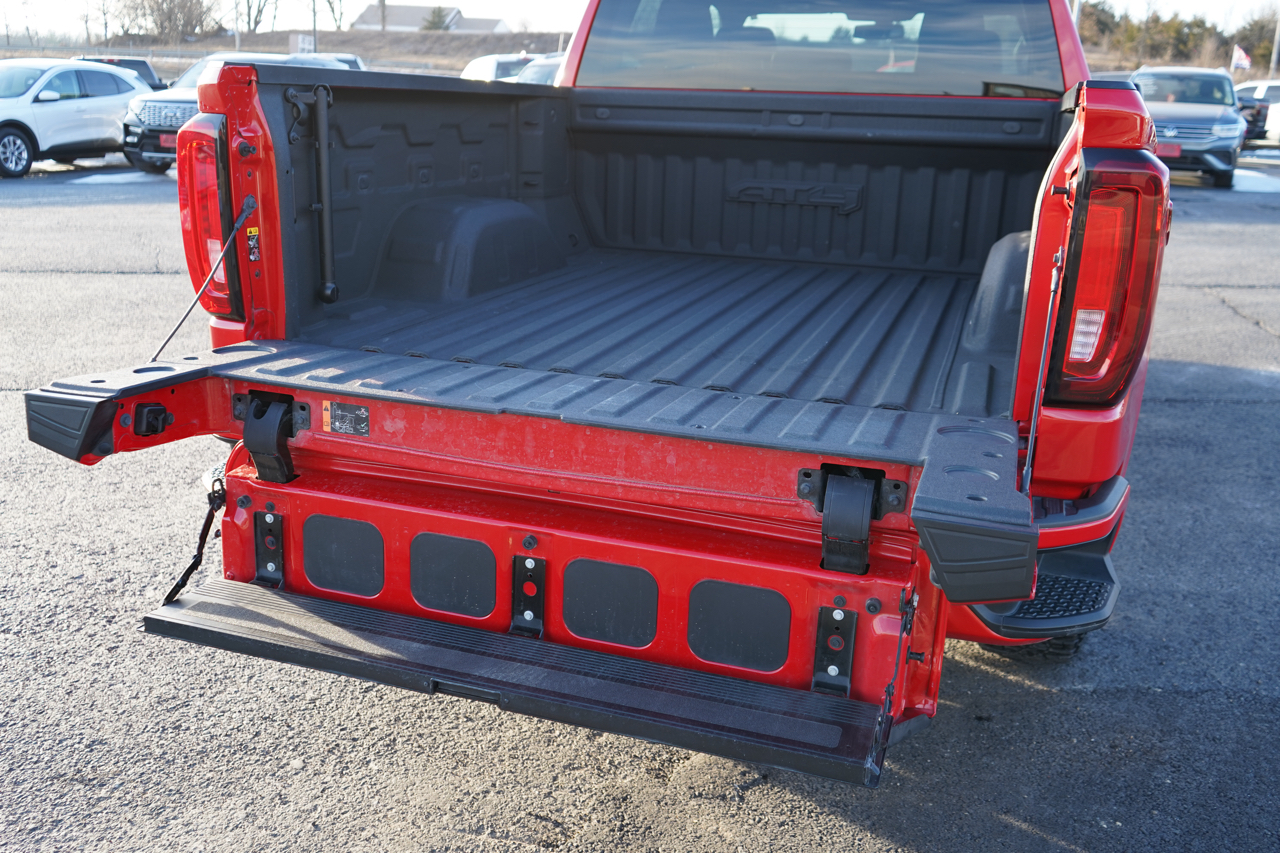 GMC Sierra 1500 4WD Crew Cab 147" AT4 2021