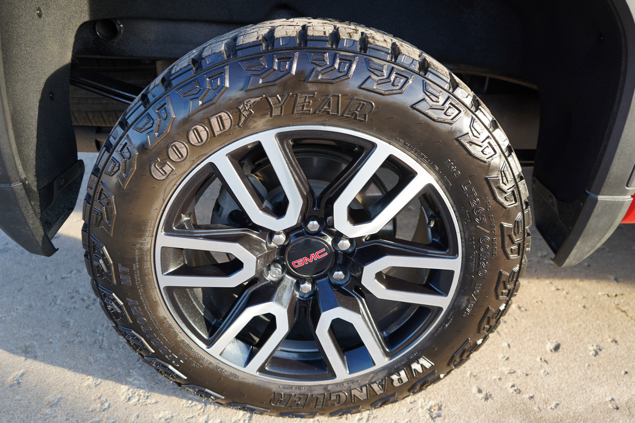 GMC Sierra 1500 4WD Crew Cab 147" AT4 2021