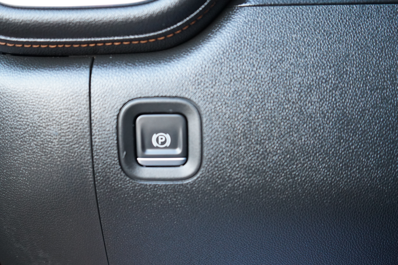 GMC Sierra 1500 4WD Crew Cab 147" AT4 2021