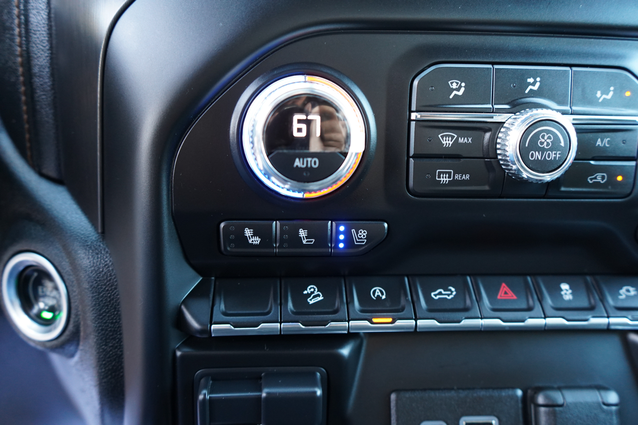 GMC Sierra 1500 4WD Crew Cab 147" AT4 2021