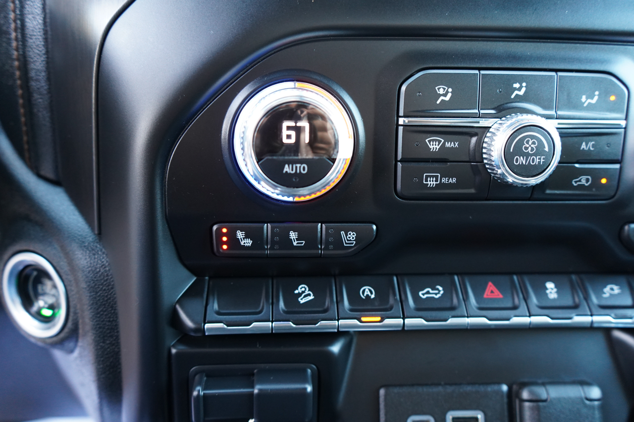 GMC Sierra 1500 4WD Crew Cab 147" AT4 2021