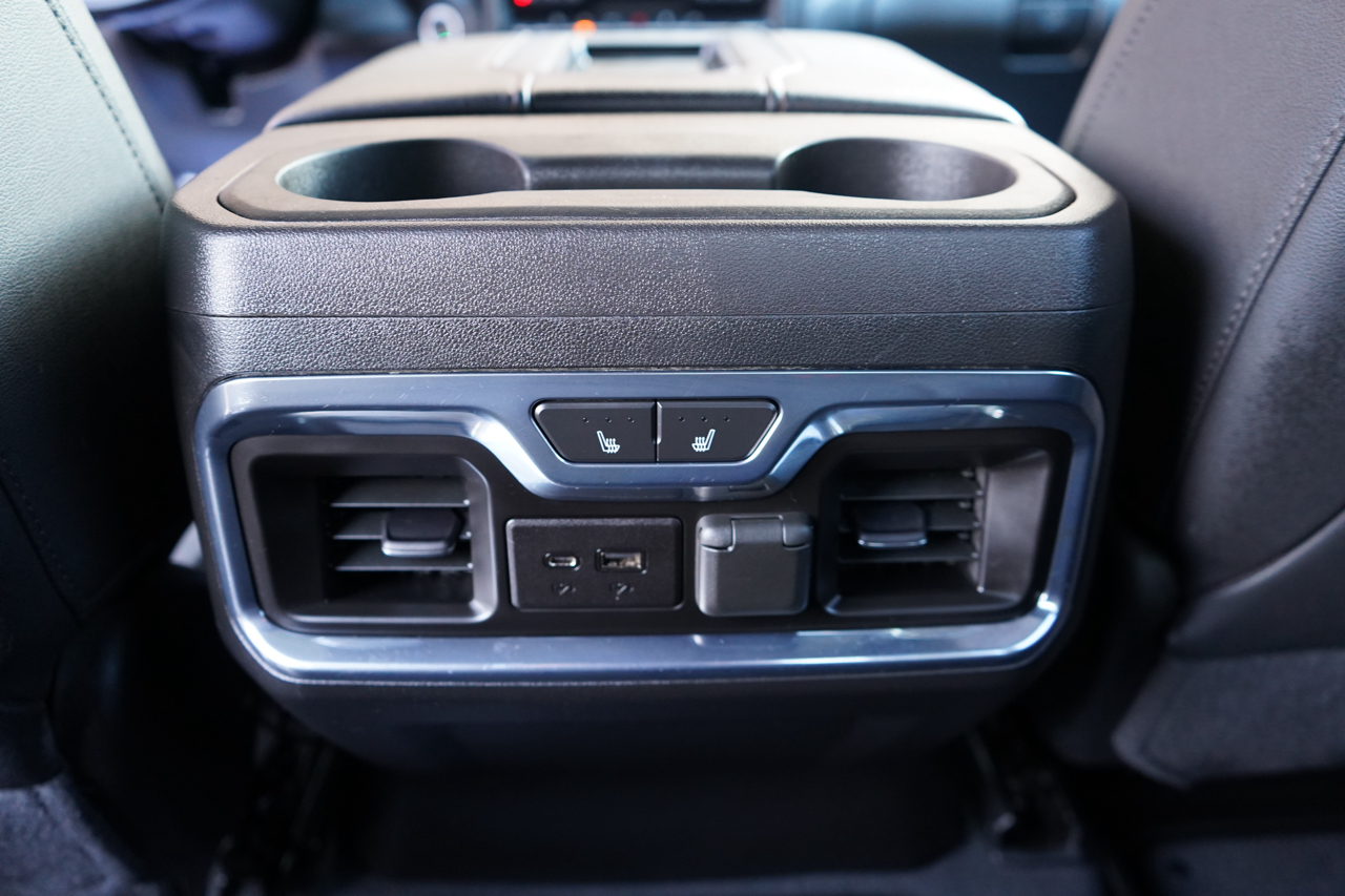 GMC Sierra 1500 4WD Crew Cab 147" AT4 2021